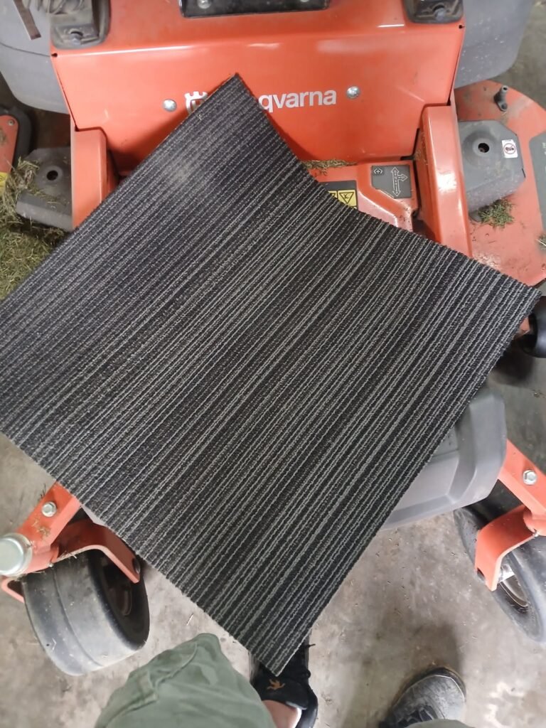 single carpet tile
